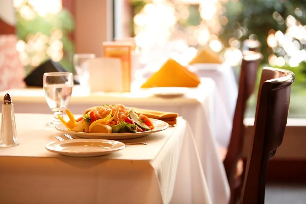 Quality Hotel Downtown-Inn At False Creek 밴쿠버