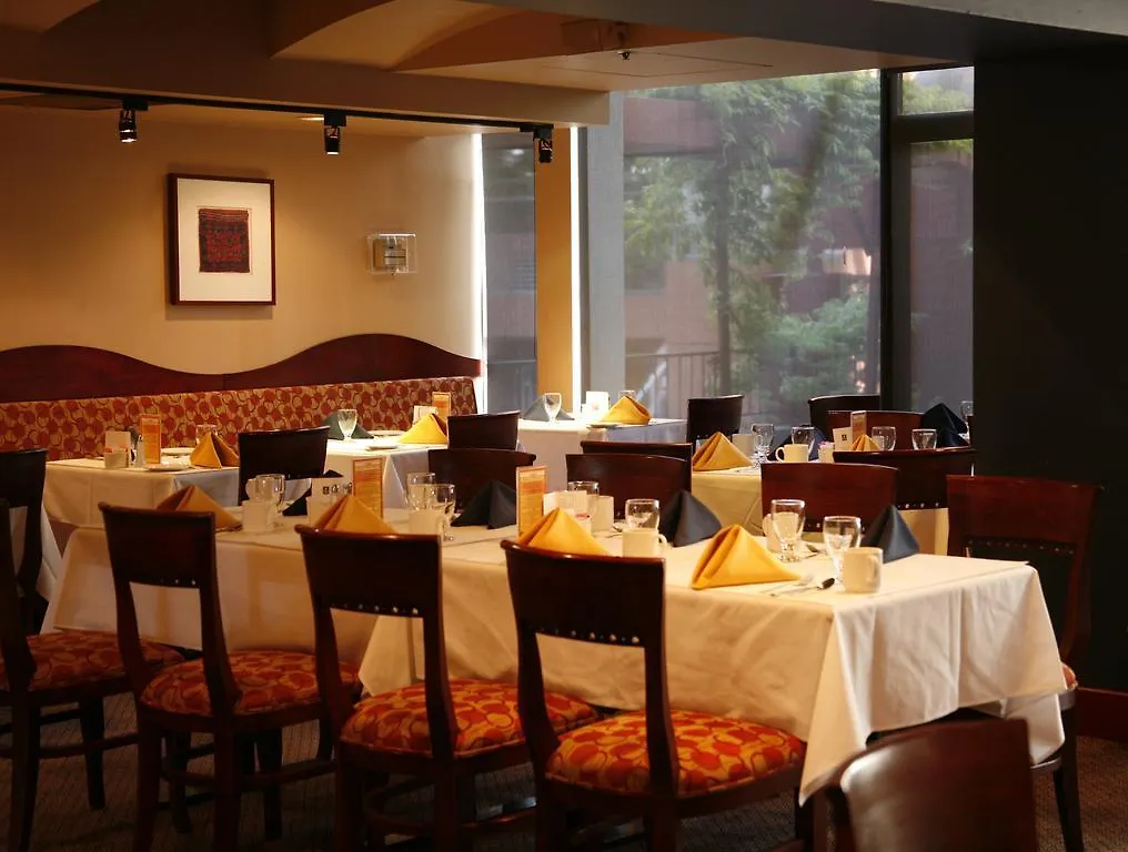 Quality Hotel Downtown-Inn At False Creek 밴쿠버