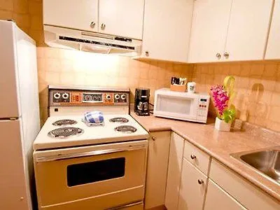 Quality Hotel Downtown-Inn At False Creek Vancouver 3*,